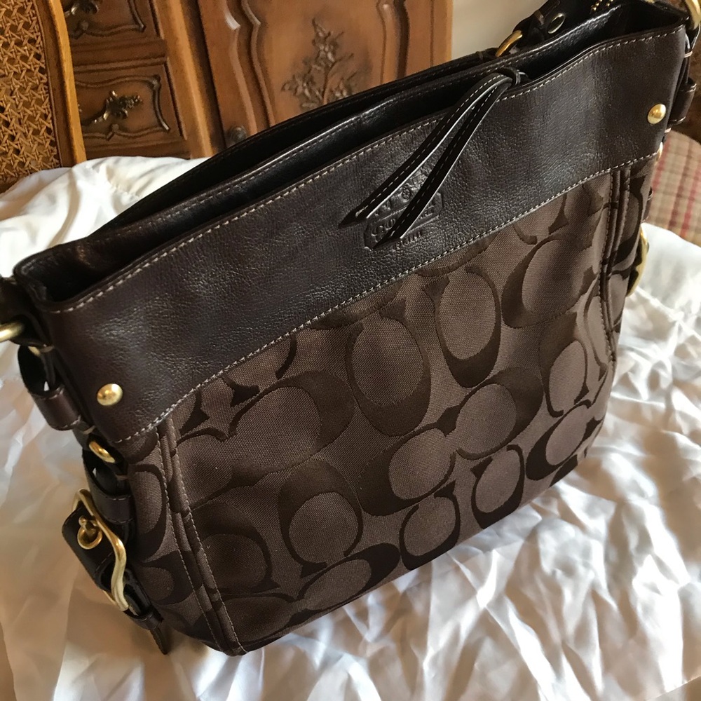 COACH HANDBAG